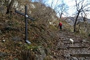 91 Mulattiera con le stazioni della Via Crucis